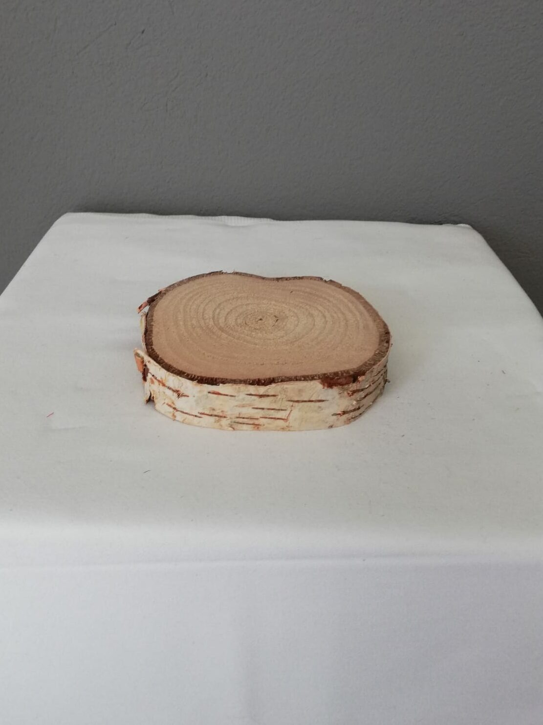 Holzscheibe aus Birke für Tischdeko auf Events und Hochzeiten