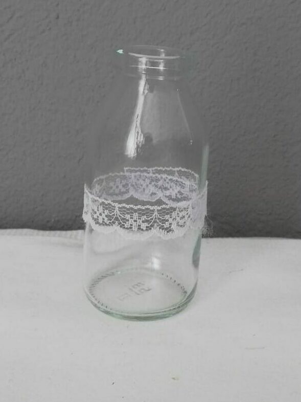 Vase mit Spitze
